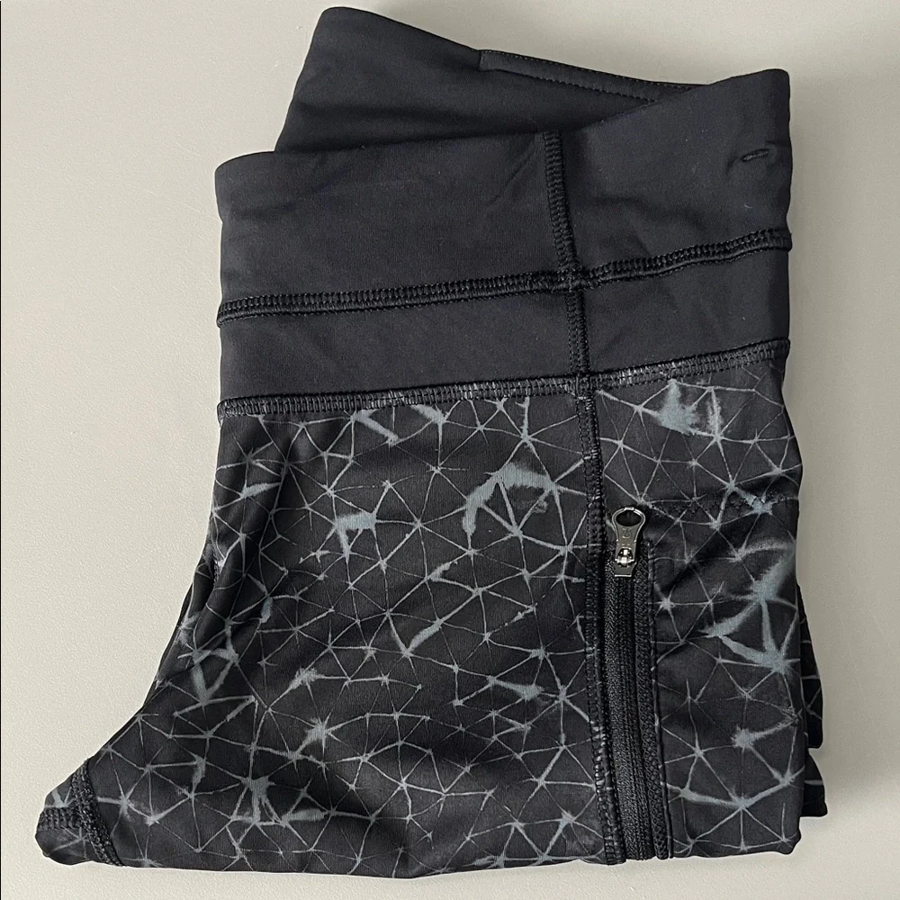 Lululemon Inspire Crop II Star Crush Coal Black Size 6